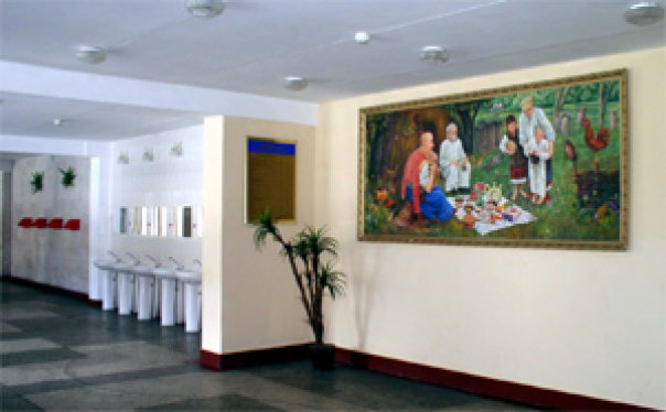 Современный холл столовой